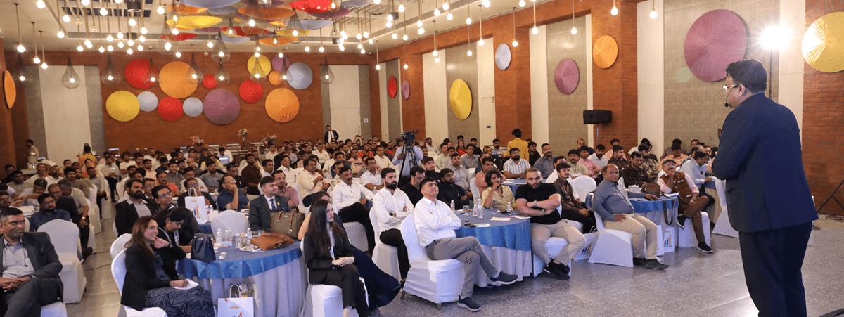 ashish aggarwal ji presented in rajkot business meet 2